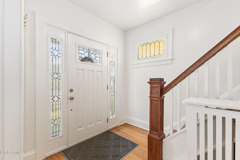 2nd image of 39 Hawthorne Avenue