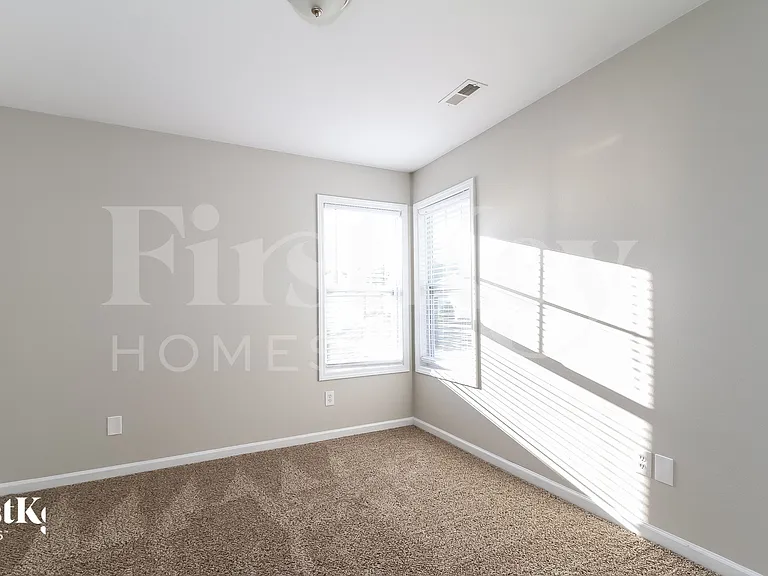 221 Bridgewater Dr — Photo 12