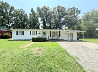 81 Dallas Dr, Harrisburg, IL 62946