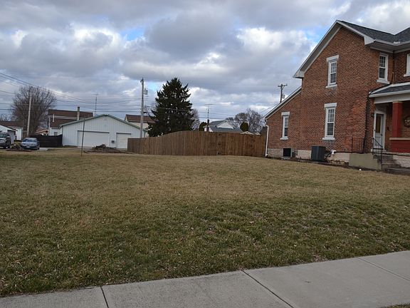 3rd image of 110-112 W Monument St