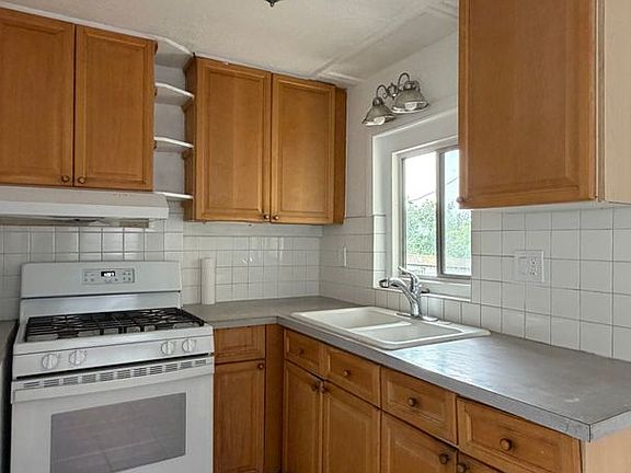 4th image of 3621-3623 Eugene Pl #3621