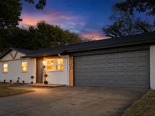 320 SE Gregory St, Burleson, TX 76028