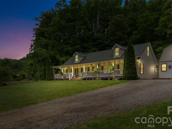 33 Copper Penny Ln, Burnsville, NC 28714