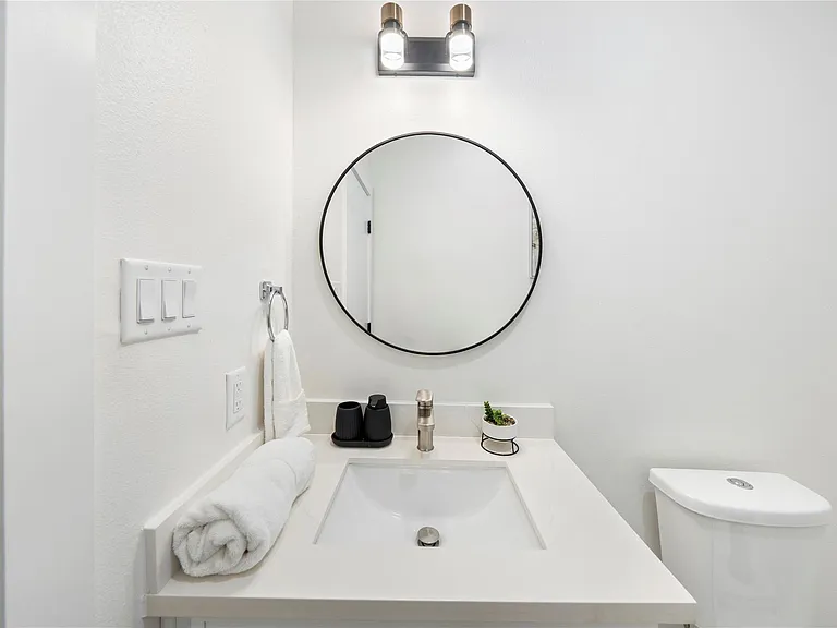 3010 Delano St — Photo 19