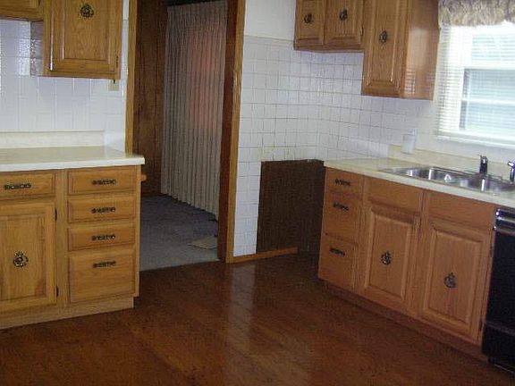 5th image of 1580 Terrace Dr