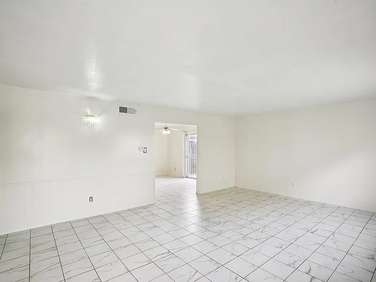 8379 La Roche Ln — Photo 5
