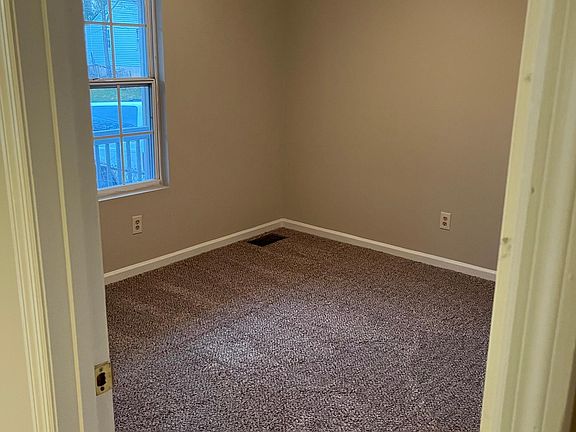 4th image of 2738 Washington Ave