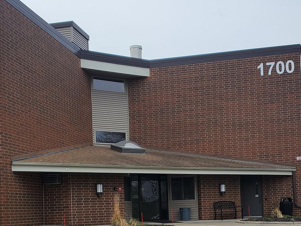 1st image of 1700 Four Oaks Rd APT 321