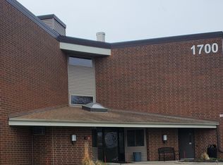 1700 Four Oaks Rd APT 321, Eagan, MN 55121