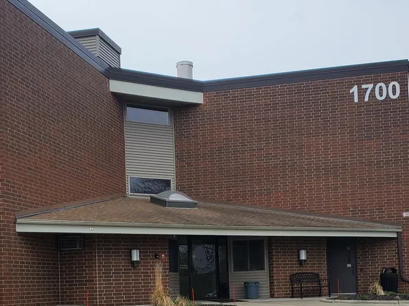 1700 Four Oaks Rd APT 321, Eagan, MN 55121