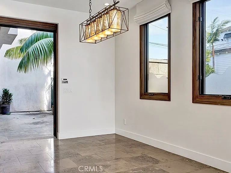 243 Poppy Ave — Photo 18