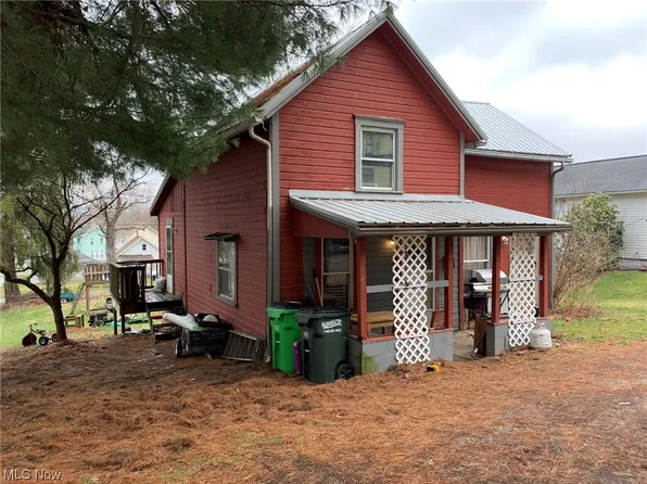 481 E Bank St, Uhrichsville, OH 44683