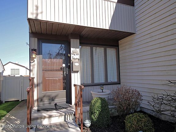 3rd image of 7 McArthur Ave
