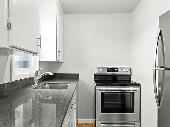 3rd image of 3809 S Thompson Ave APT 7