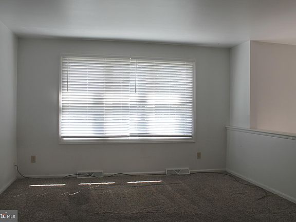 3rd image of 1612 English Brook Dr