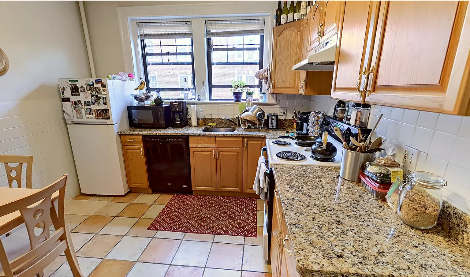 3 bed, 1200 sqft, $4,500 — Photo 3