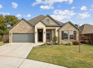 105 Spring Run Dr, Decatur, TX 76234
