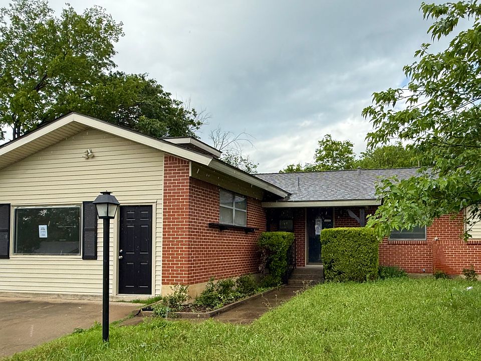 A lovely home on a quiet street in west Fort Worth