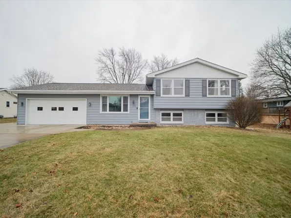 1719 Braden Dr, Normal, IL 61761