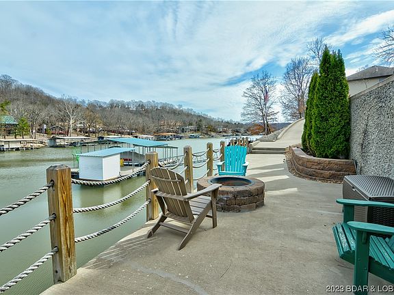 3rd image of 393 Monterey Pl