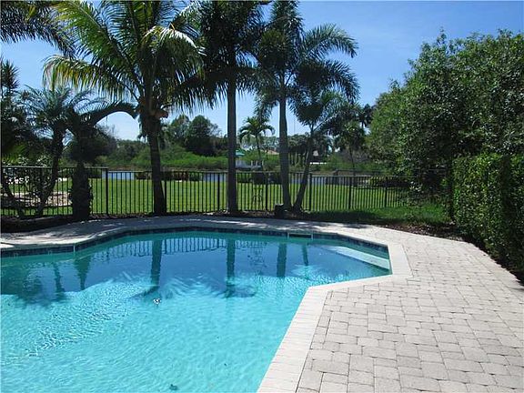 5th image of 18311 NW 16th St