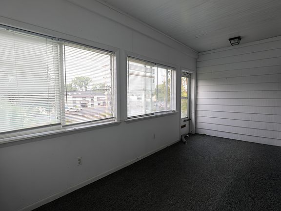 5th image of 98 Hurley Ave