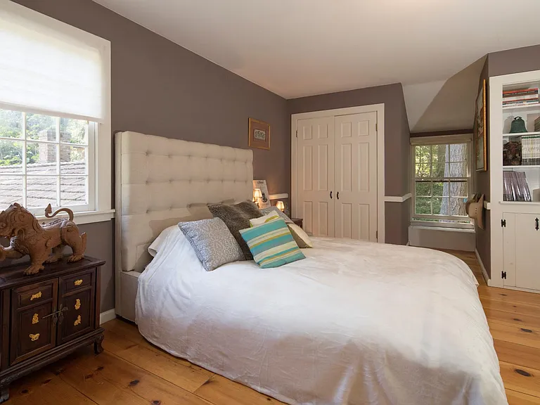 2nd bedroom, upstairs, south side.