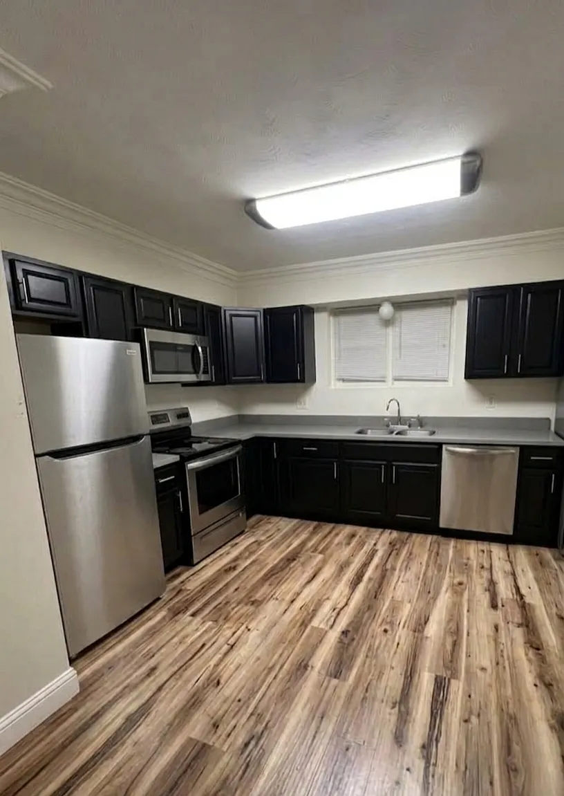 3 bed, 1.5 bath, 1250 sqft, $1,125 — Photo 1