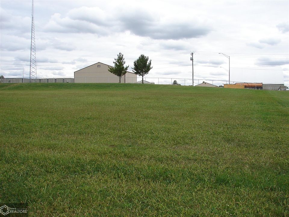 2nd image of 706 E Harvest Dr