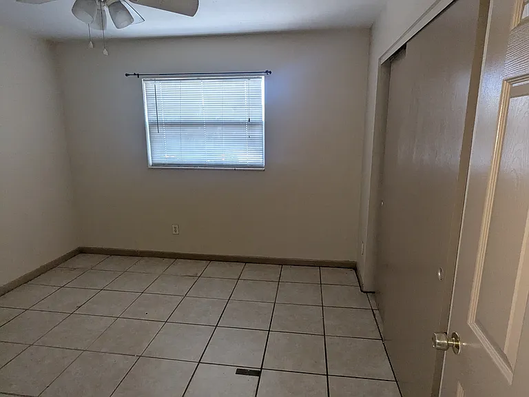 1062 Orienta Ave — Photo 4