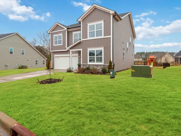 104 Davinhall Dr, Fuquay Varina, NC 27526