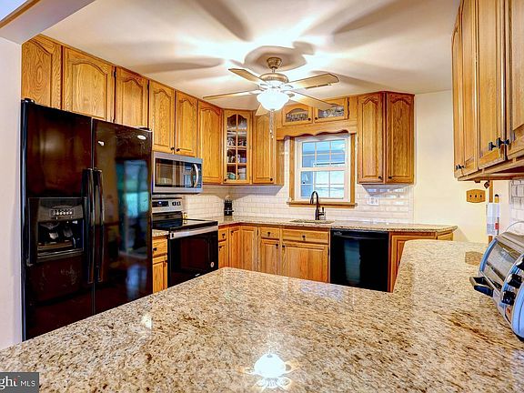 4th image of 479 Brightwood Rd