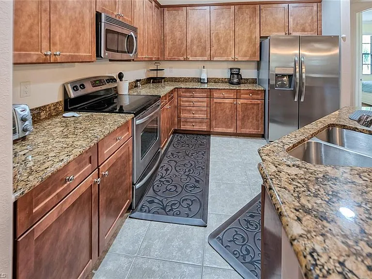 8949 Malibu St #304 — Photo 10