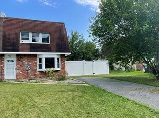 47 Sarah Ln, Middletown, NY 10941