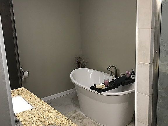Master bathroom 