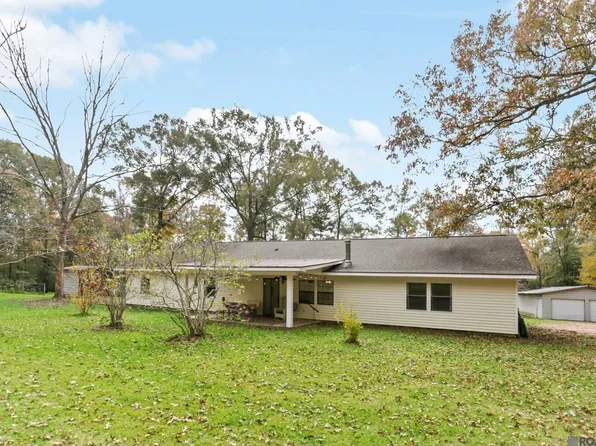 8377 Muscadine Ln E, Saint Francisville, LA 70775
