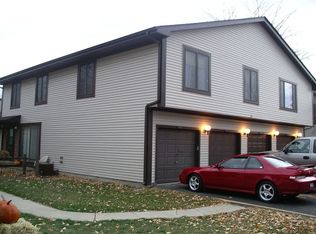 1726 Raintree Ct, Sycamore, IL 60178