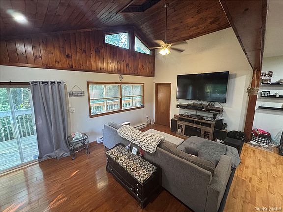 4th image of 131 Ferndale Road