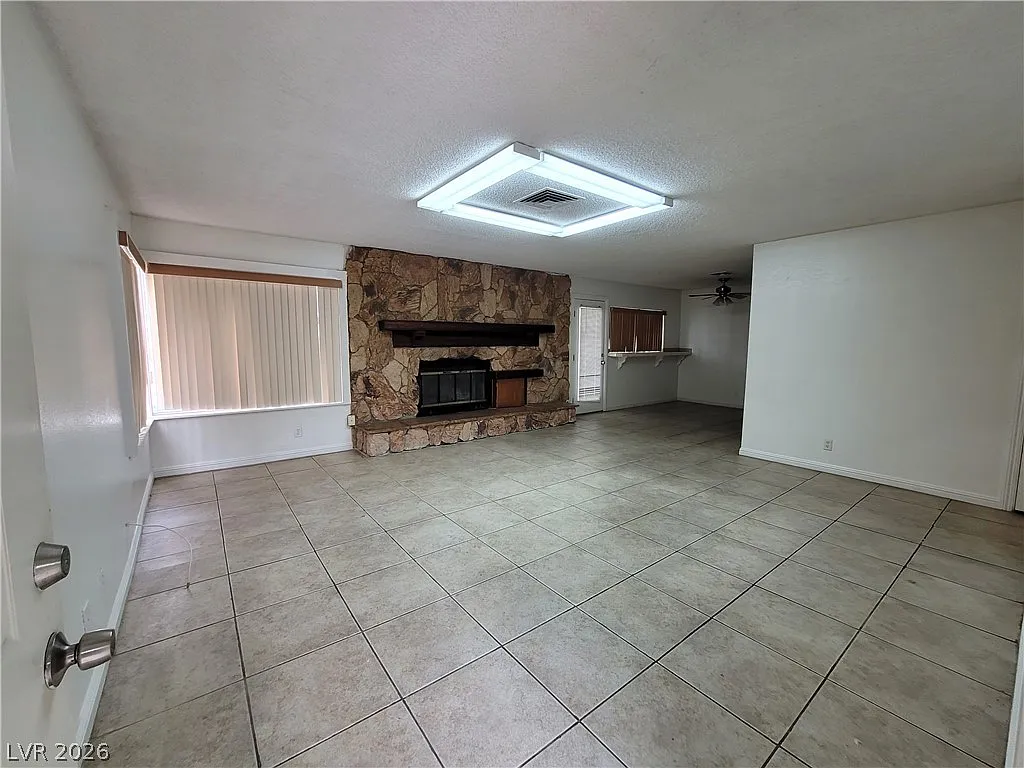 4 bed, 2.0 bath, 1311 sqft, $1,775 — Photo 3