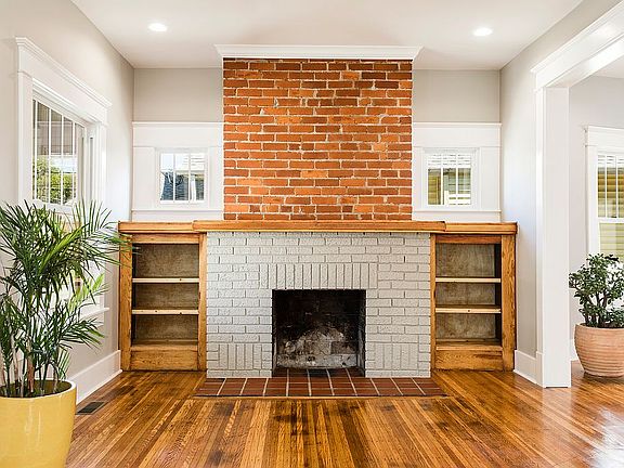 2nd image of 712 N Barbee Way