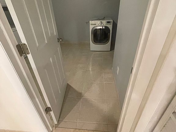 5th image of 680 N Colony St
