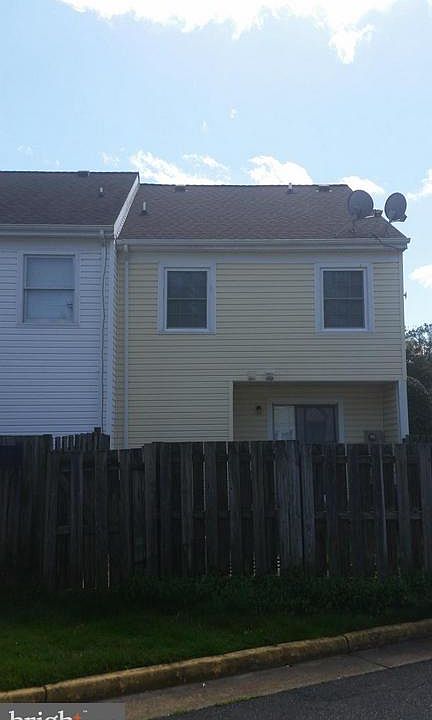 2nd image of 911 Madison Ct