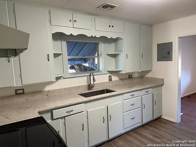 502 Cypress St — Photo 12