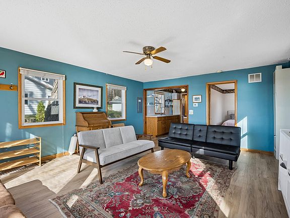 5th image of 68195 233rd St