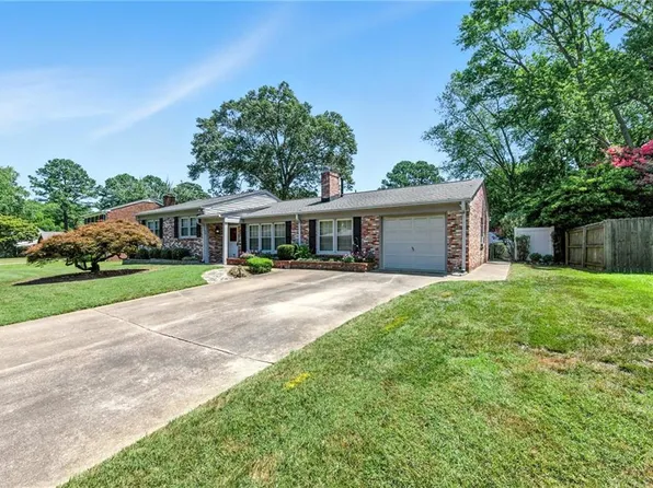 120 Yorkshire Dr, Yorktown, VA 23693