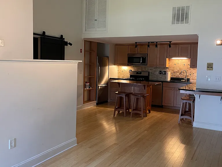 81 Dartmouth St #203 — Photo 2