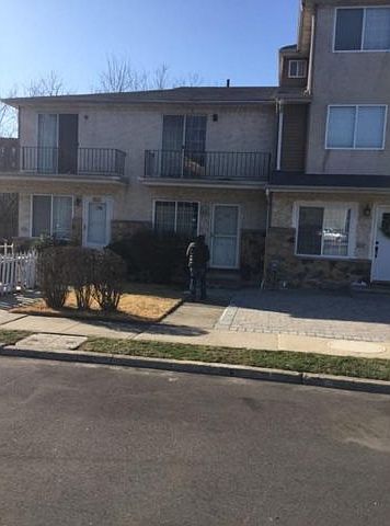 1st image of 174 Long Pond Ln