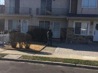 174 Long Pond Ln, Staten Island, NY 10304