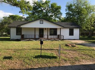 804 Collins St, Madisonville, TX 77864