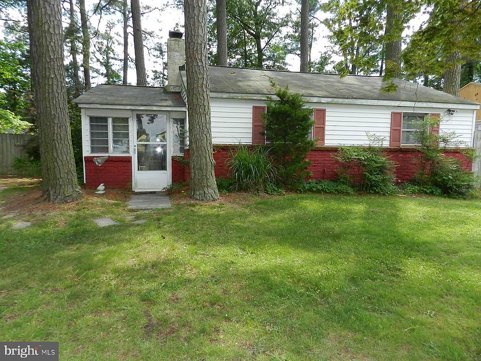 1st image of 276 Popes Creek Ave